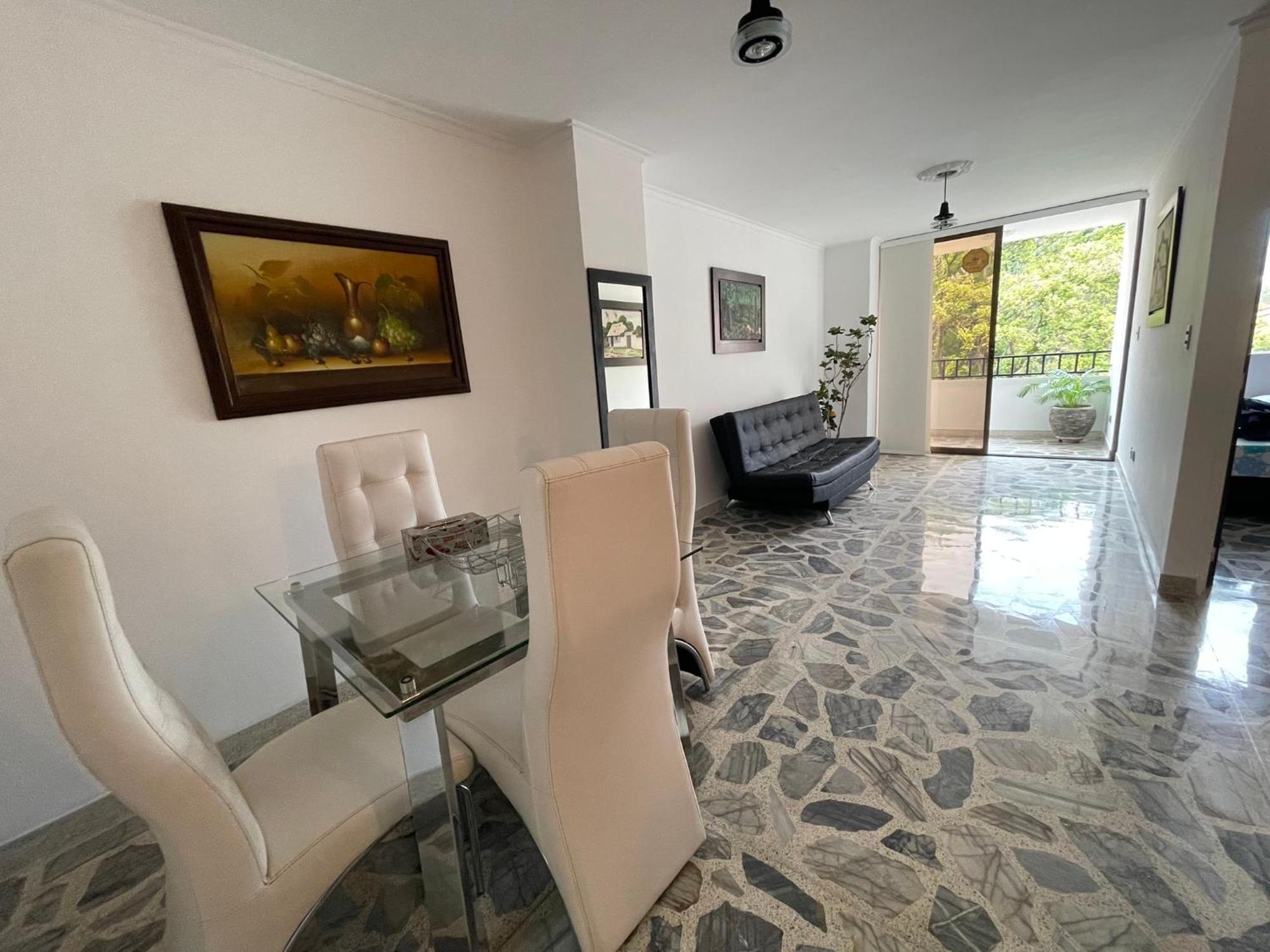 D Casa Hogar, Iluminado Y Tranquilo Con Amenidades Nuevas * Medellin