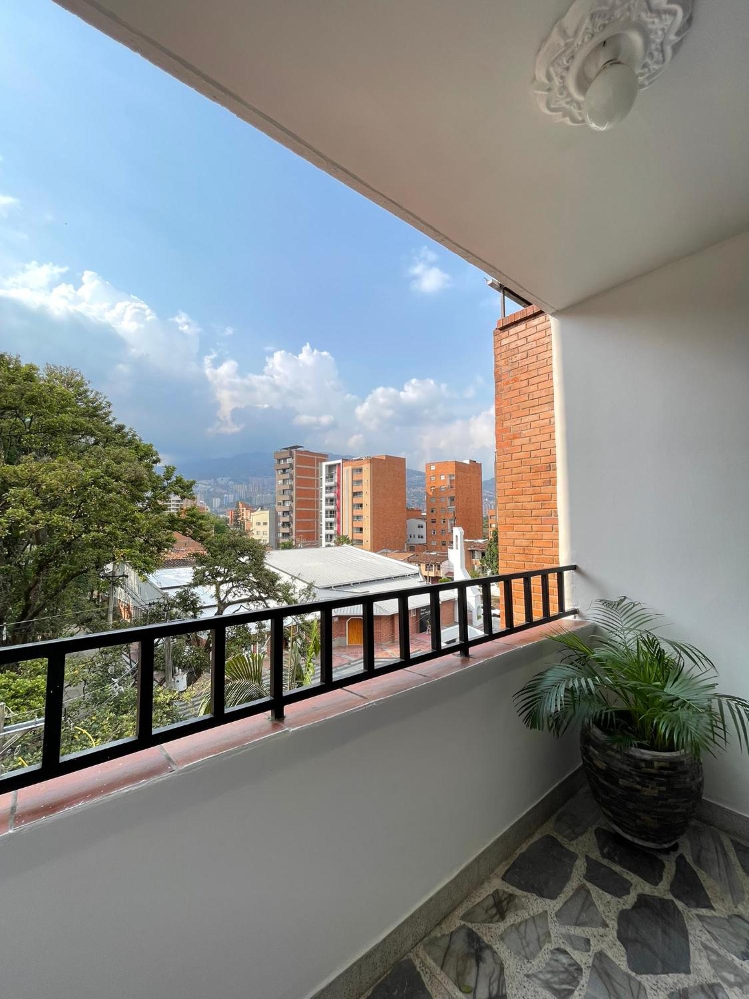 Apartment D Casa Hogar, Iluminado Y Tranquilo Con Amenidades Nuevas Medellin